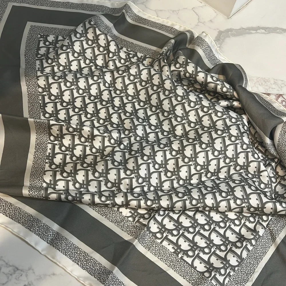 Dior reversible pale